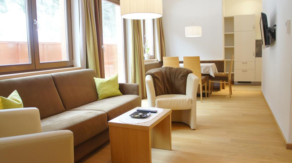 Arina Apartments Samnaun Habitación foto
